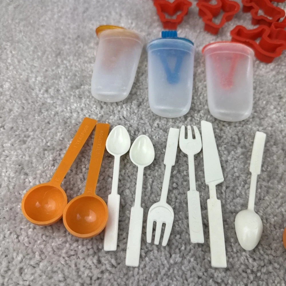 42 Piece Vintage Betty Crocker Easy Bake Oven Accessories Pans Cook Book Plates
